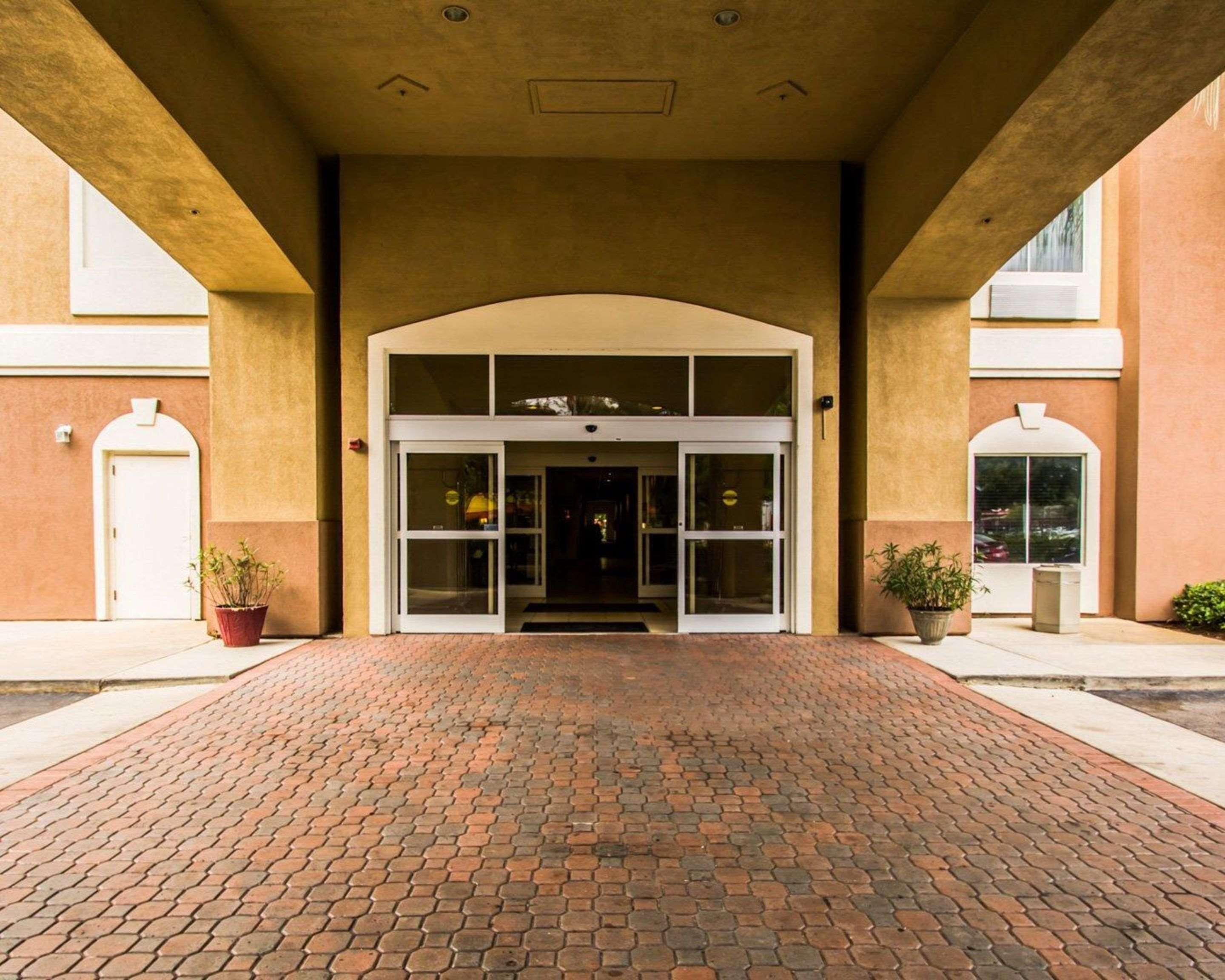 Sleep Inn & Suites Orlando International Airport Exterior photo